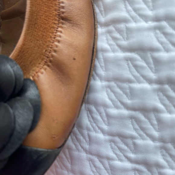 CHANEL Stretch Spirit Interlocking CC Logo Flats - Picture 11 of 12